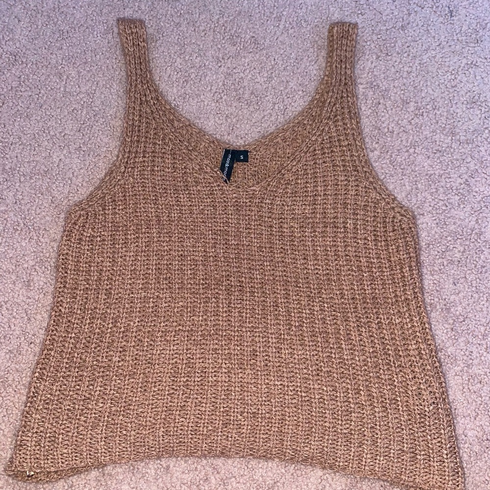 tan tank top!